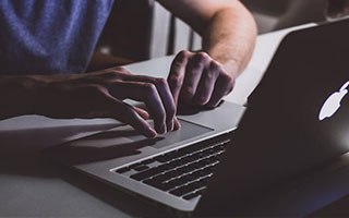 包含爱游戏APP:中国足球青训教练员的领导力风格与球员绩效关系研究的词条