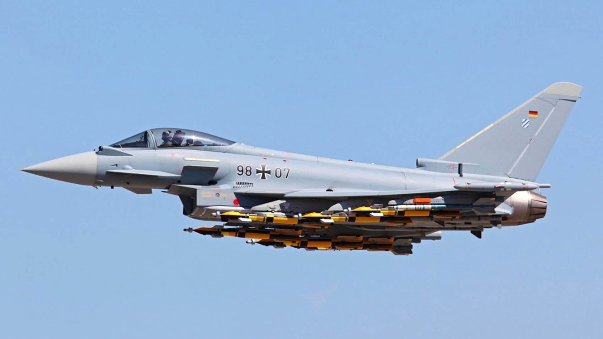 爱游戏中国官方登录入口网站-欧洲杯高能瞬间：战术变化引爆现场！，欧洲杯深度解析