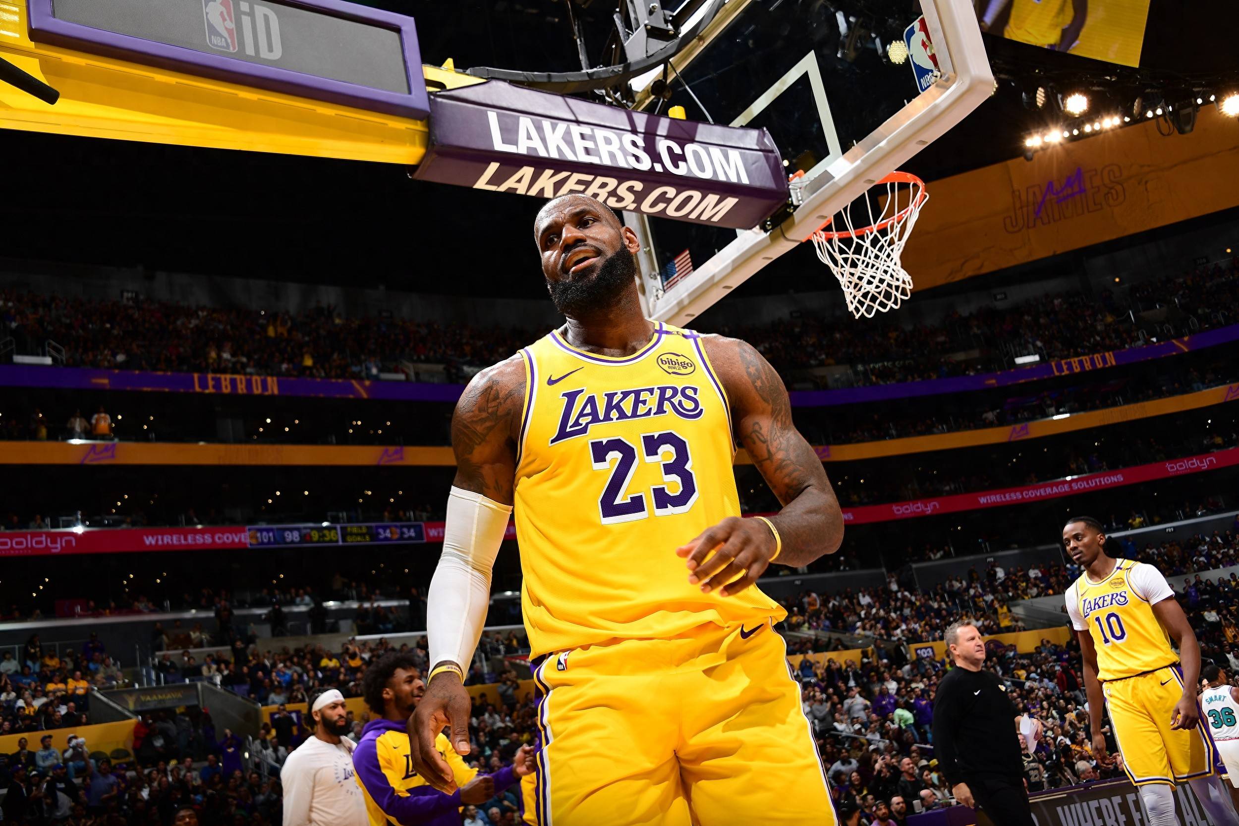 关于爱游戏官网:湖人队训练视频:詹姆斯苦练投篮,状态火热的信息 关于爱游戏官网:湖人队训练视频:詹姆斯苦练投篮,状态火热的信息